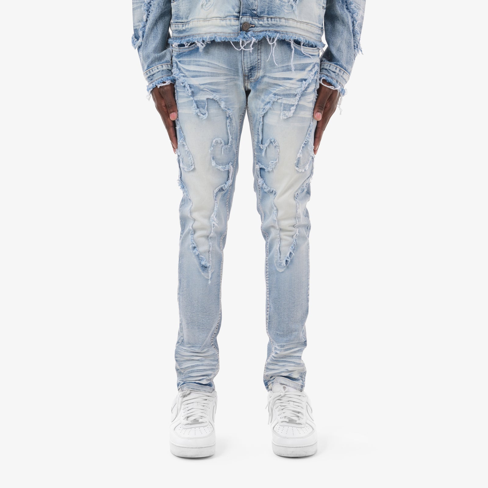 LIGHT SAND BLUE FRAYED JEANS