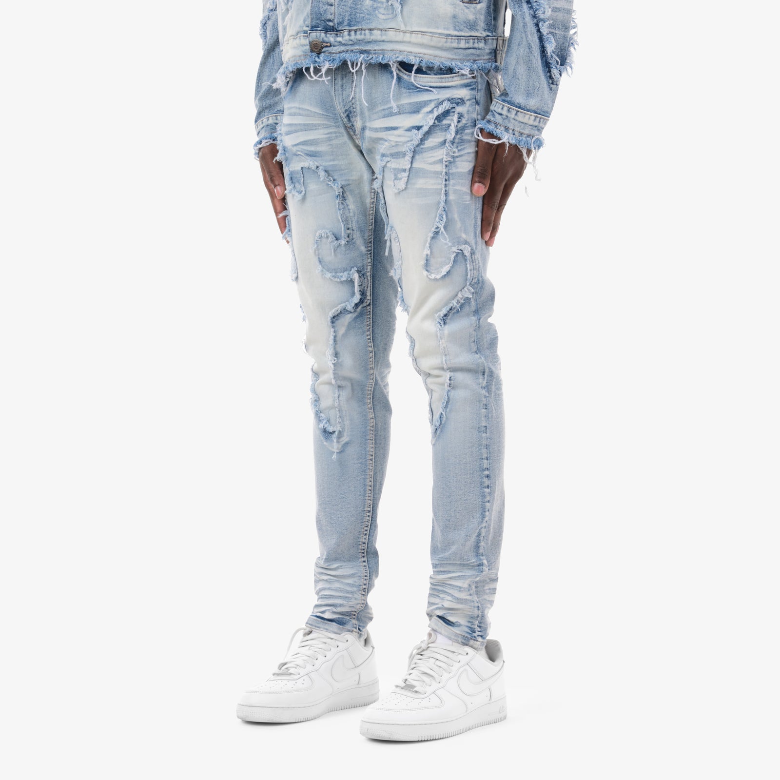 LIGHT SAND BLUE FRAYED JEANS