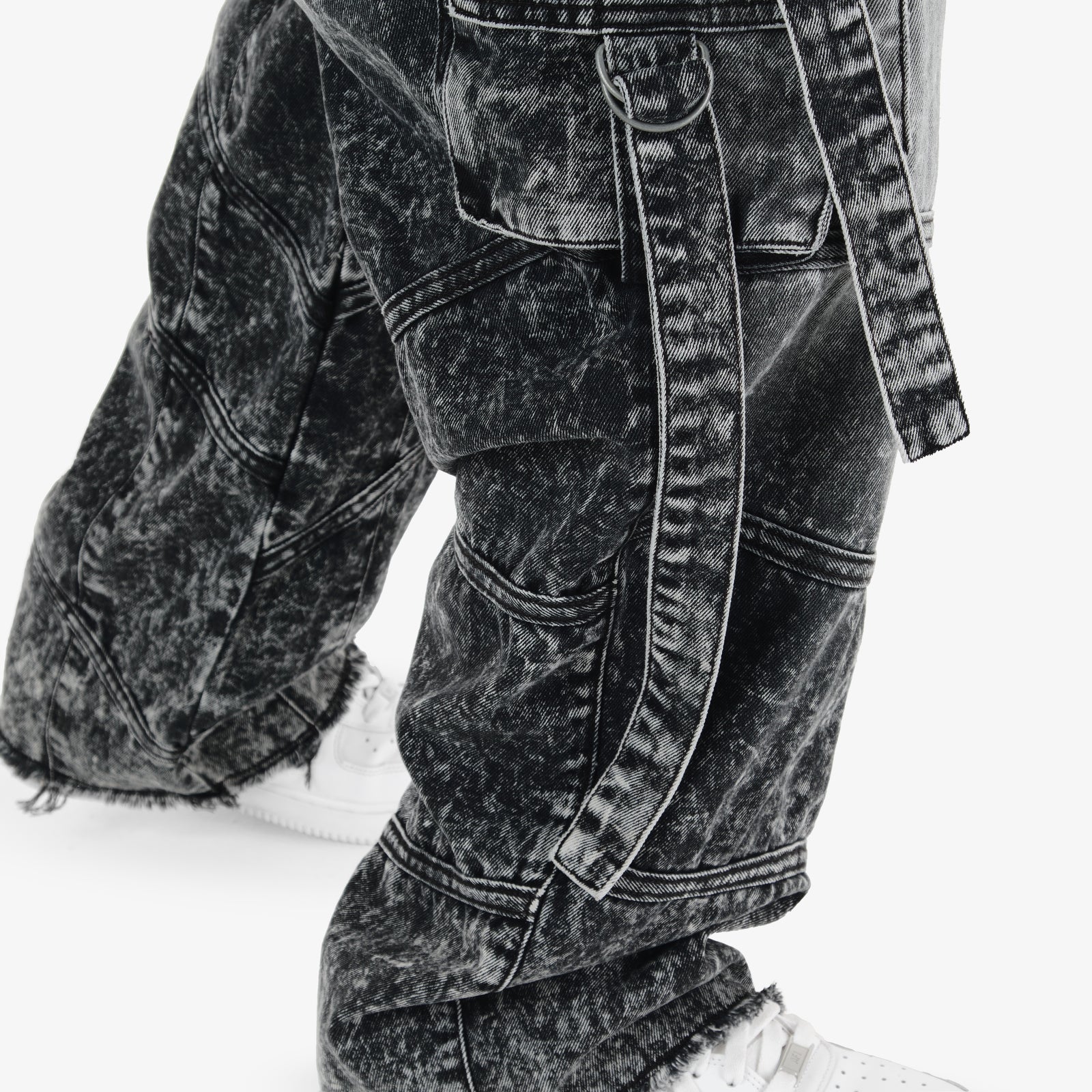BLACK CARGO W/ STRAPS COMFORT FIT JEANS