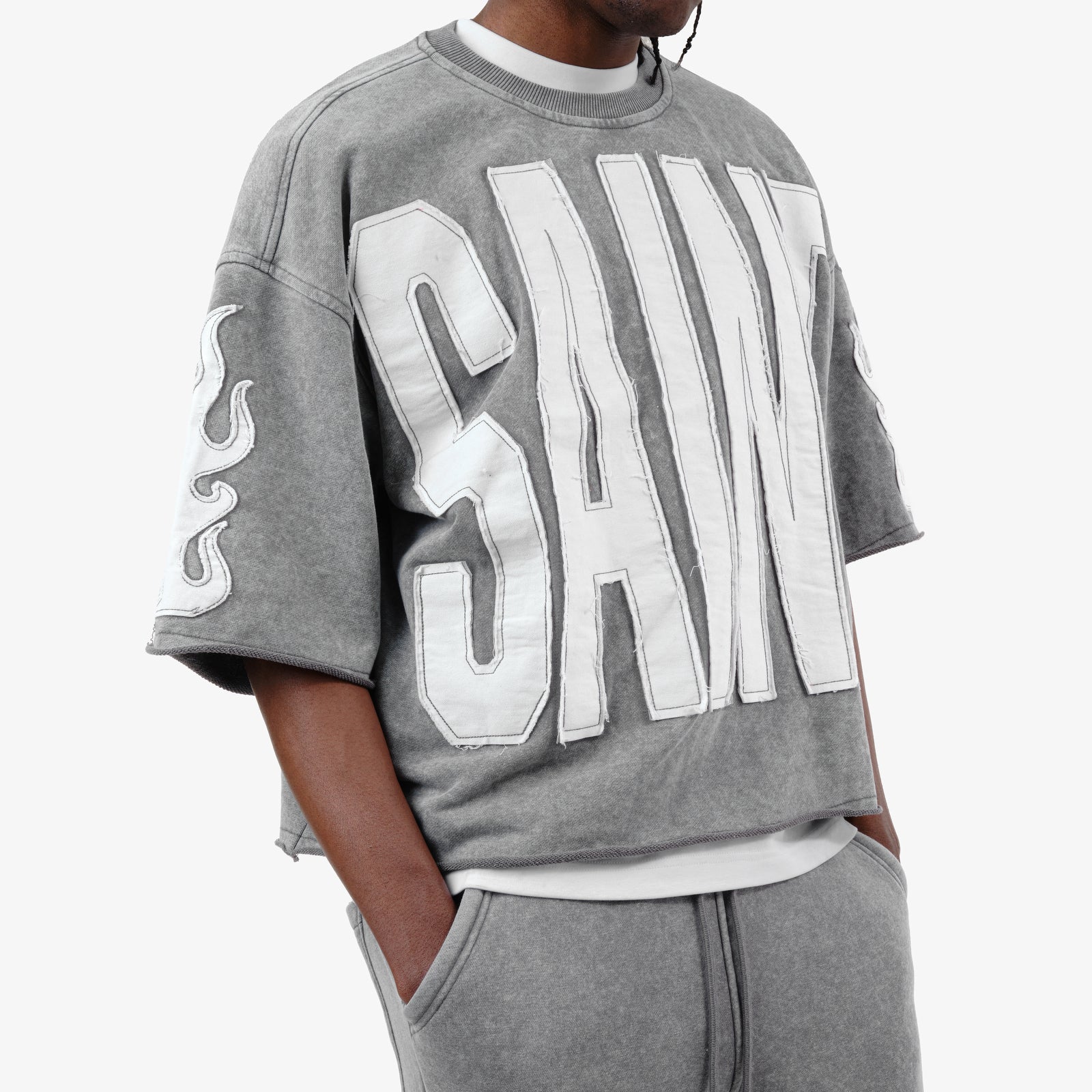CROPPED GRAY SAINT SHORT SLEEVE
