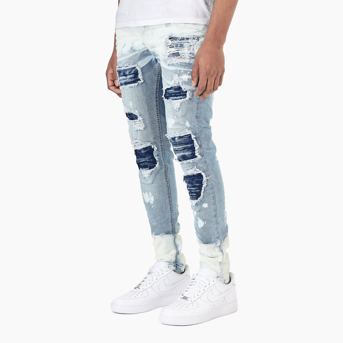LIGHT SAND WASH JEANS W/ BLEACHED RIP & REPAIR