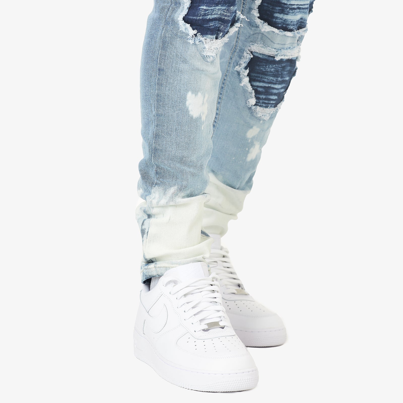LIGHT SAND WASH JEANS W/ BLEACHED RIP & REPAIR