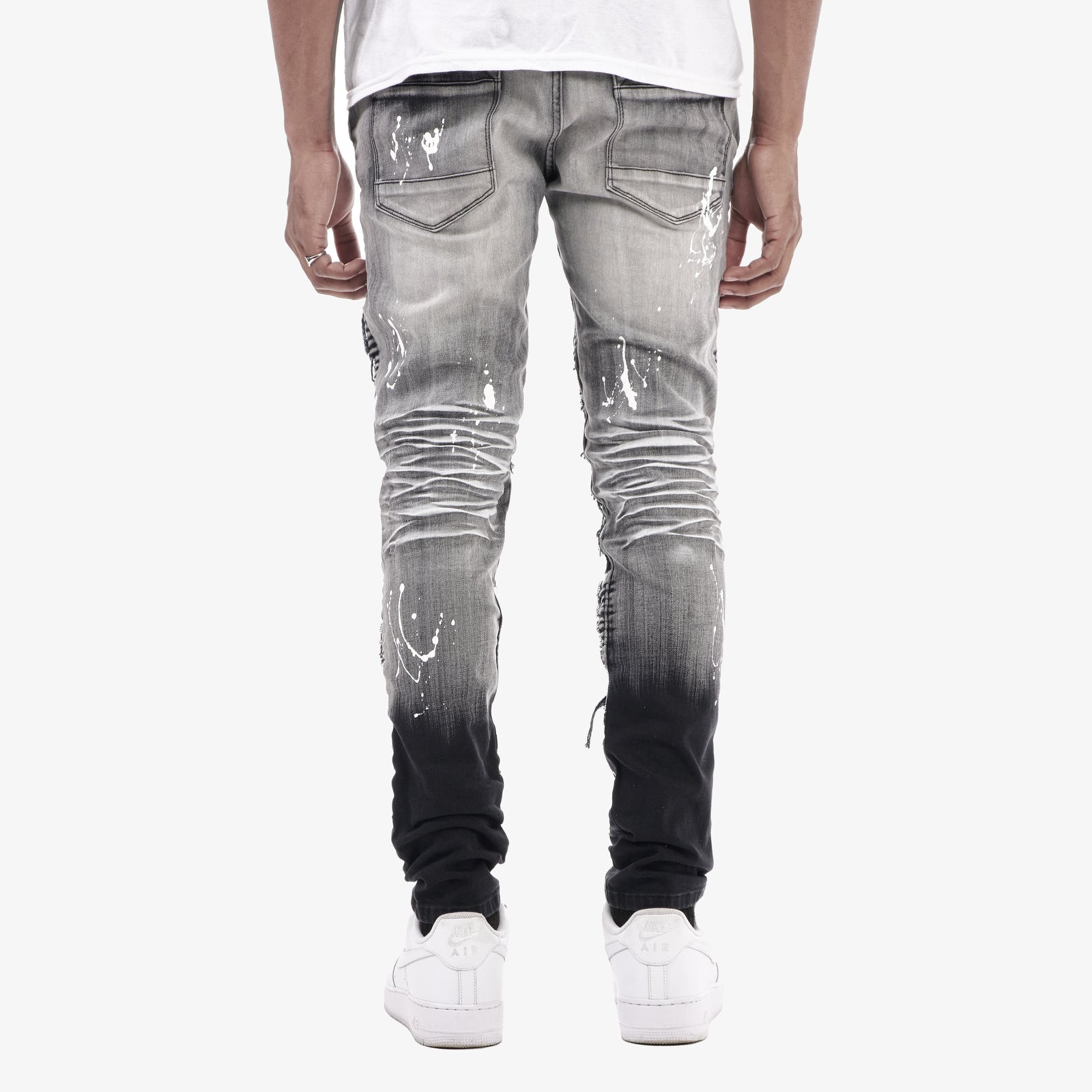 BLACK JEANS W/ MOTO DETAIL