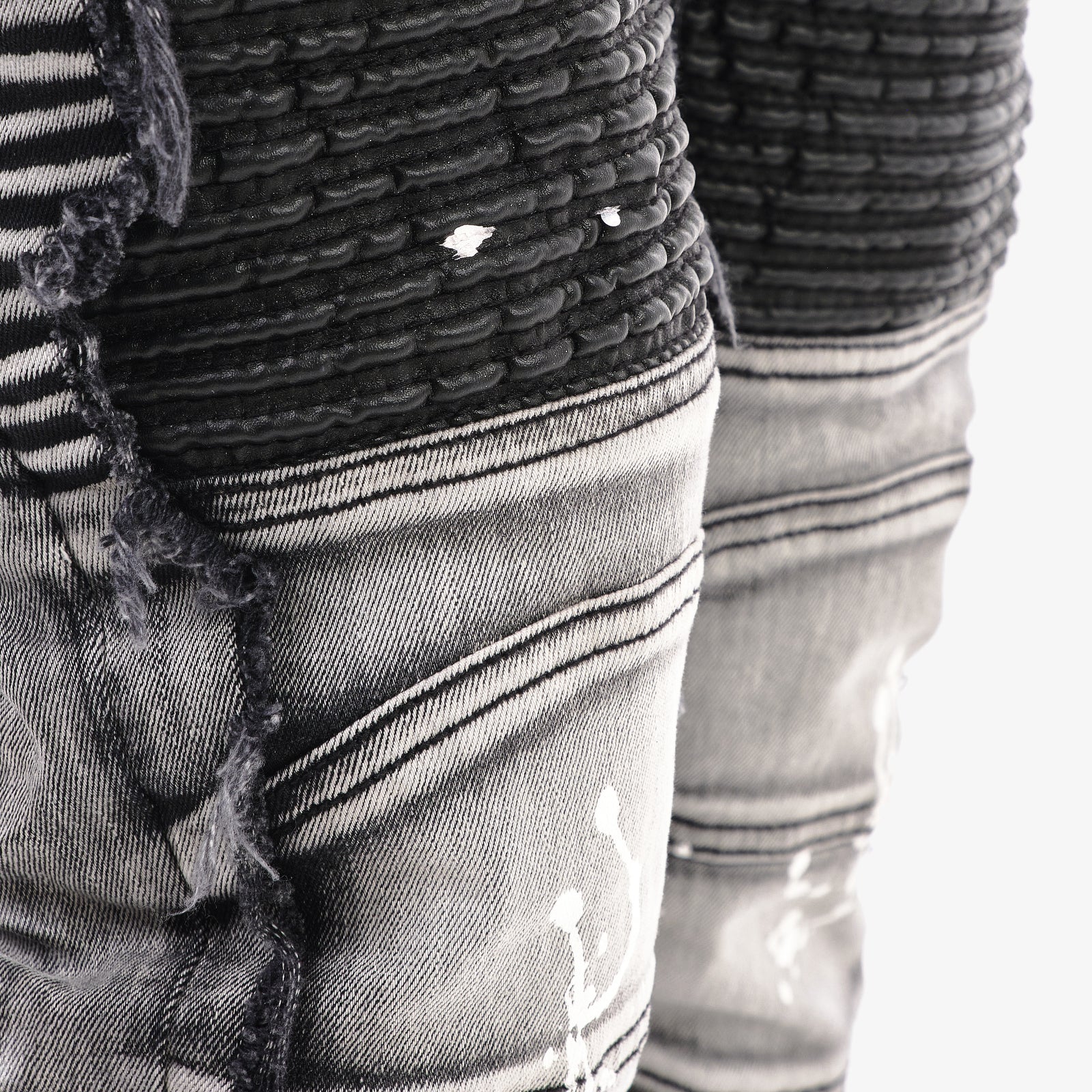 BLACK JEANS W/ MOTO DETAIL