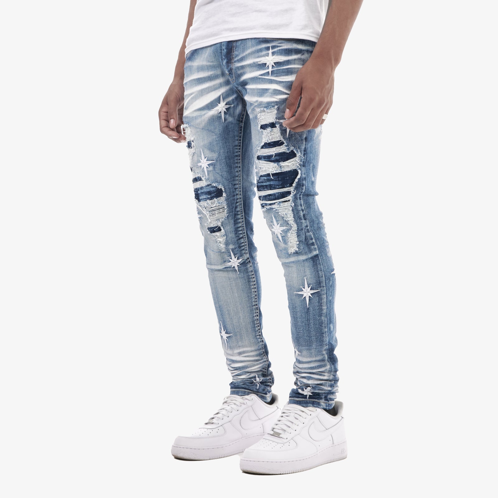 LIGHT SAND BLUE WASHED JEANS W/ STAR EMBROIDERY