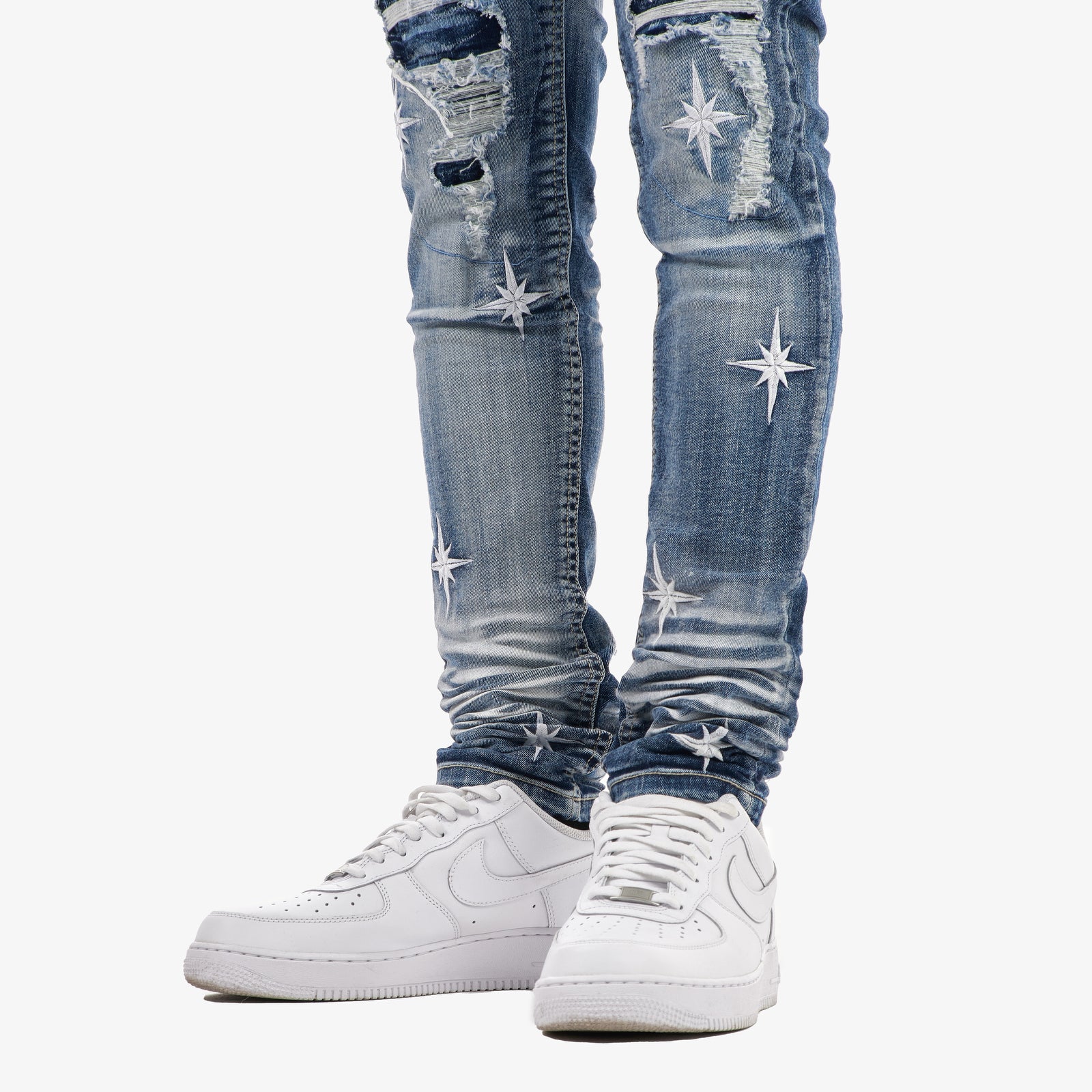LIGHT SAND BLUE WASHED JEANS W/ STAR EMBROIDERY