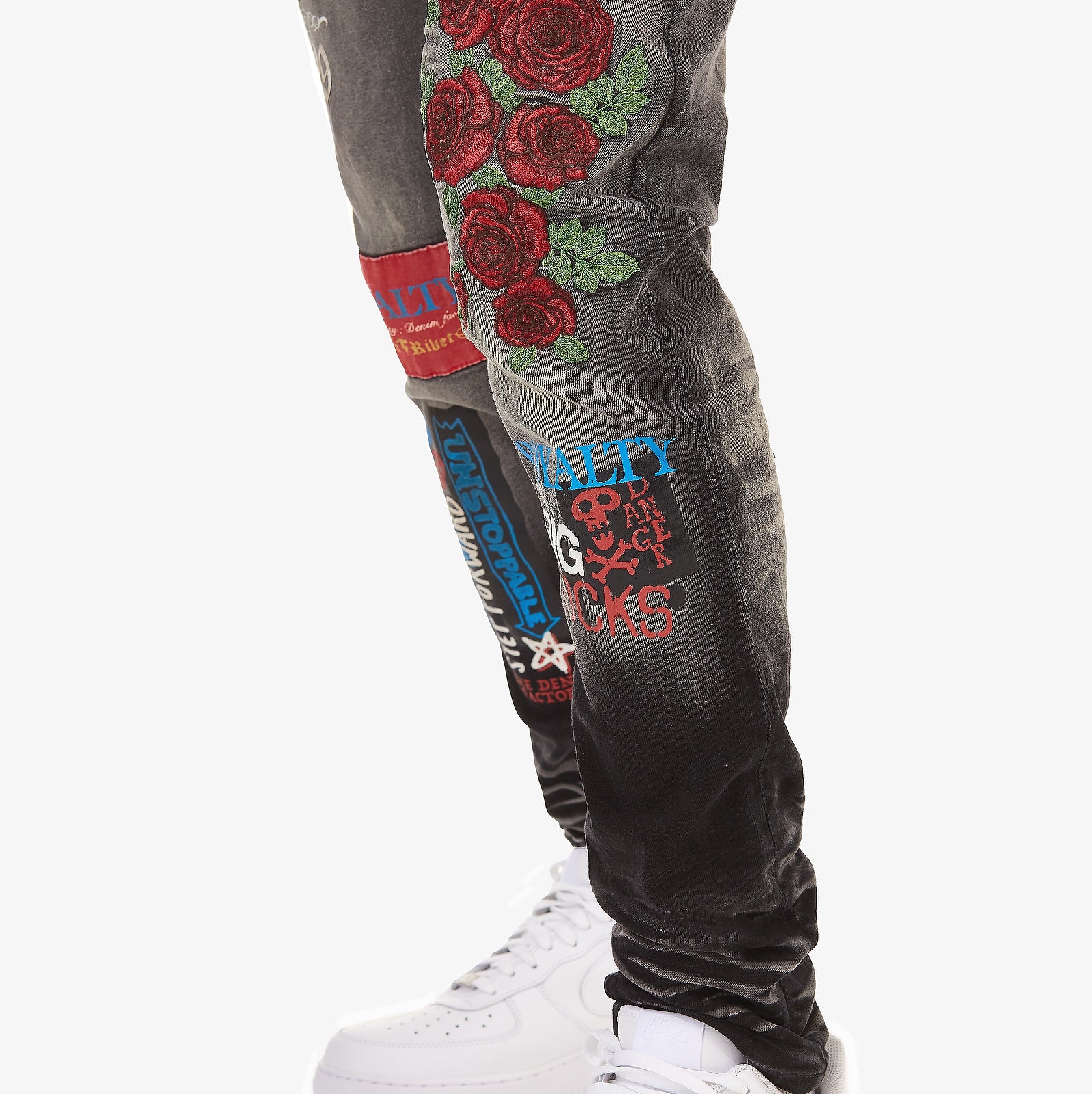 BLACK JEANS W/ PRINT & ROSE EMBROIDERY
