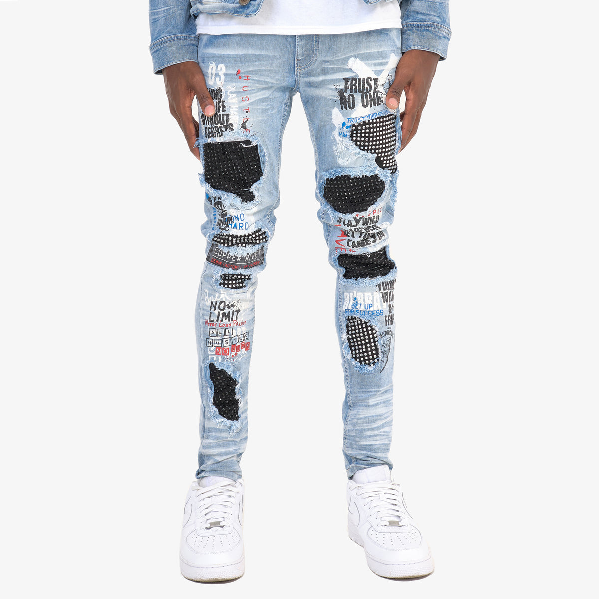 LIGHT BLUE JEANS W/ RHINESTONES & PRINT