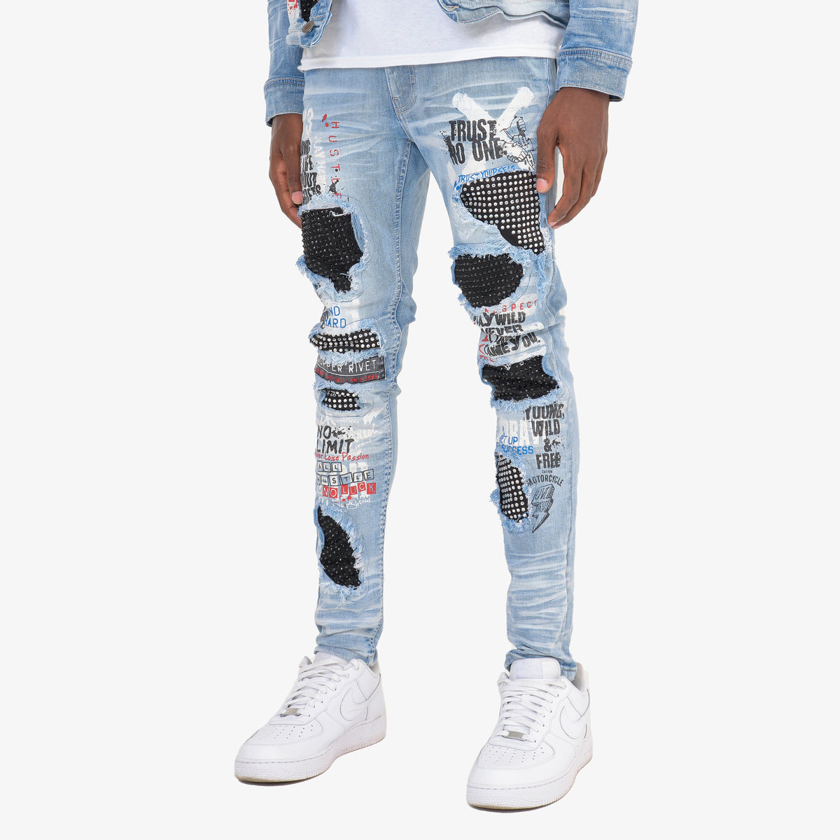 LIGHT BLUE JEANS W/ RHINESTONES & PRINT