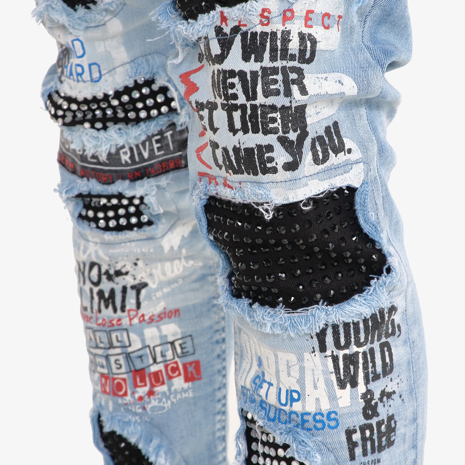 LIGHT BLUE JEANS W/ RHINESTONES & PRINT