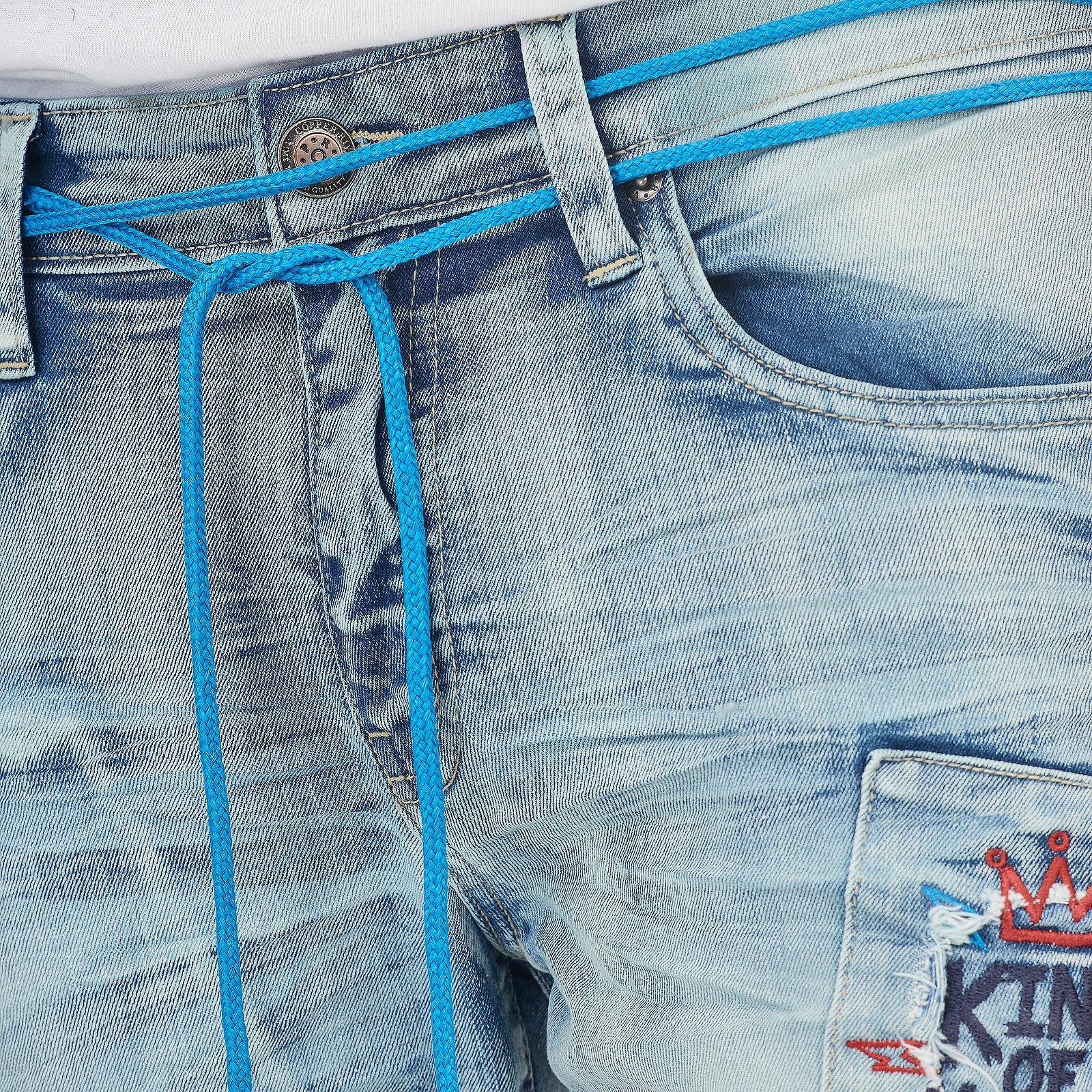 LIGHT SAND BLUE JEANS W/ COLOR EMBROIDERY