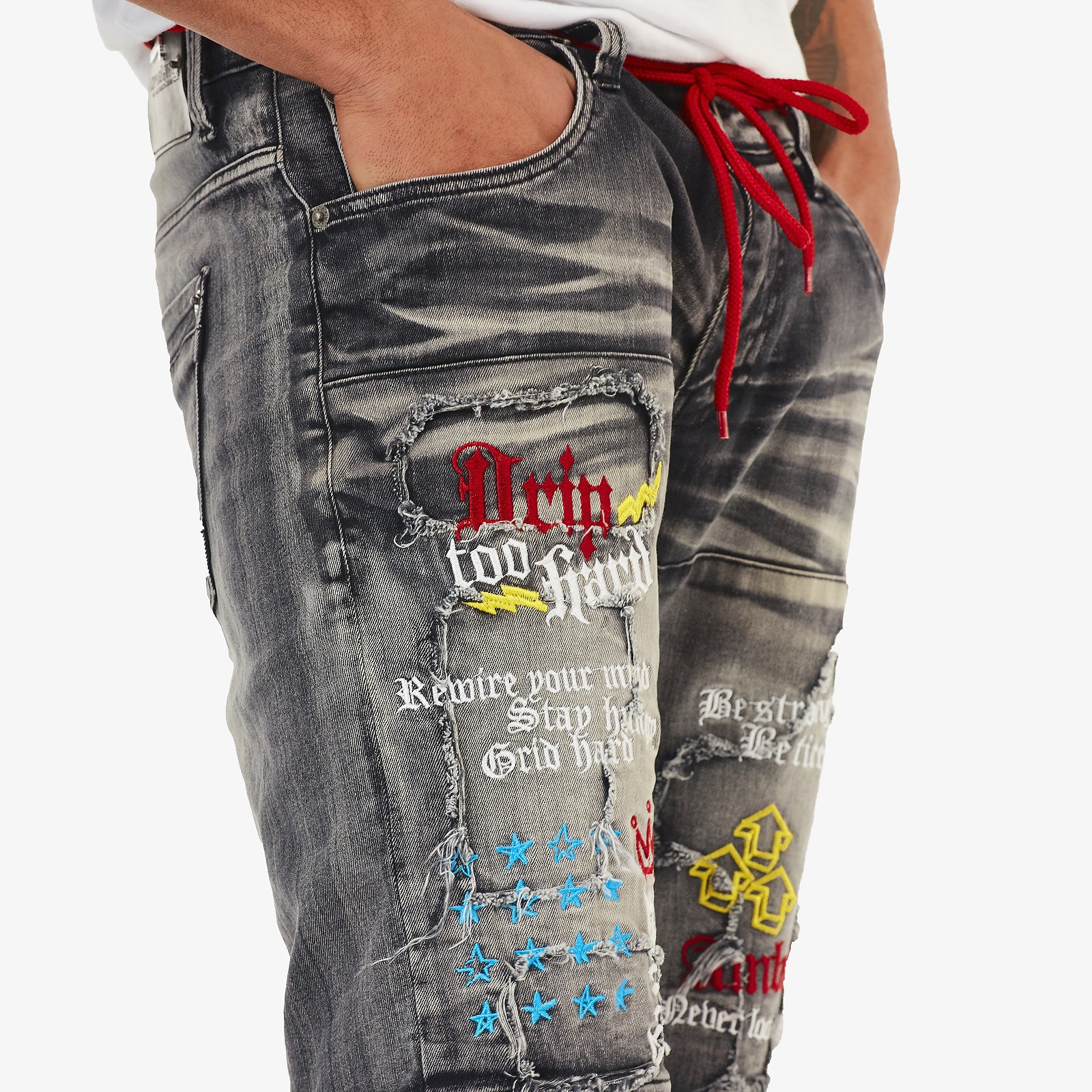 BLACK SAND DENIM SHORT W/ EMBROIDERY