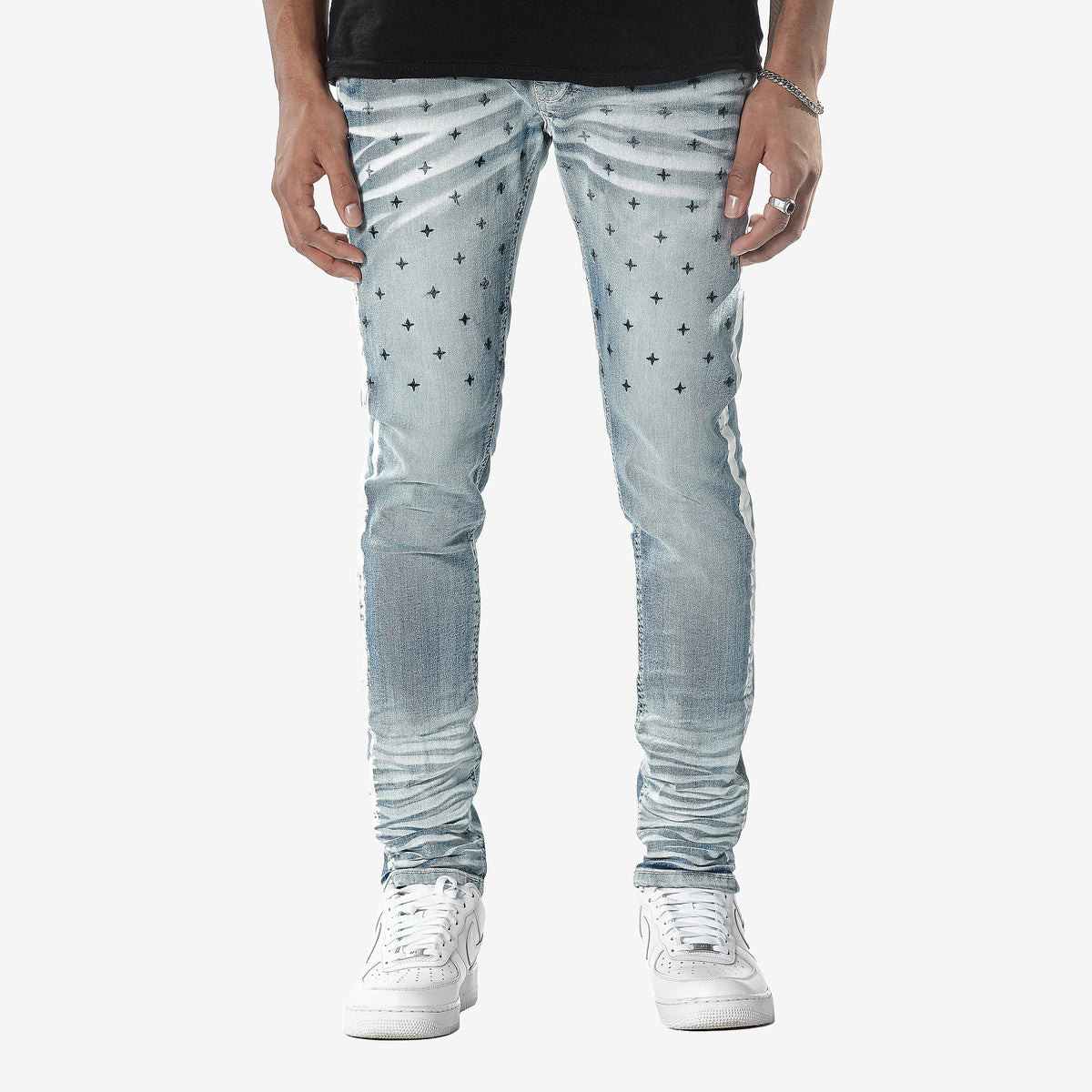 LIGHT SAND BLUE JEANS W/ STAR EMBROIDERY