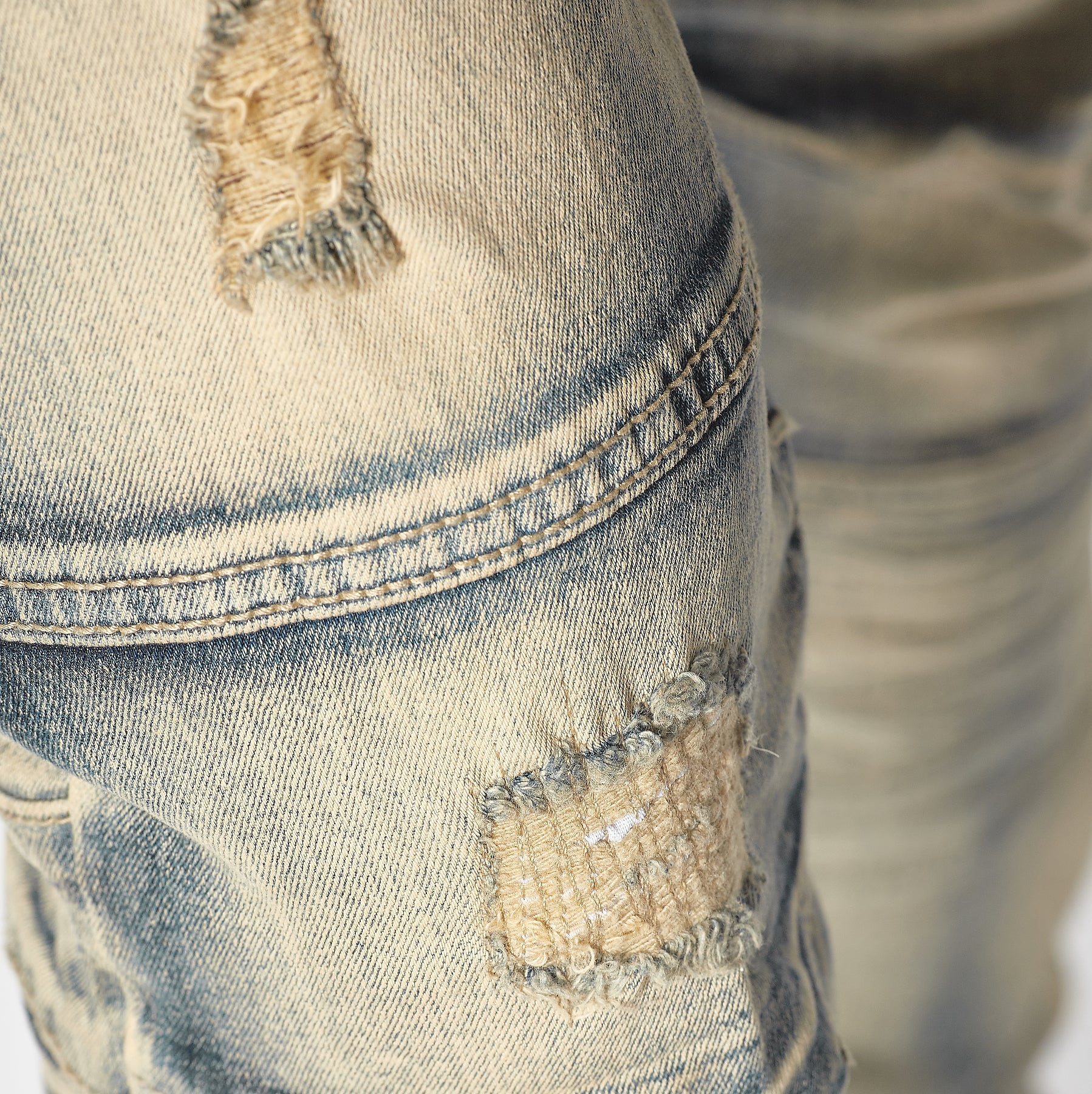 KHAKI TINT BLUE JEANS WITH CELLPHONE POCKETS