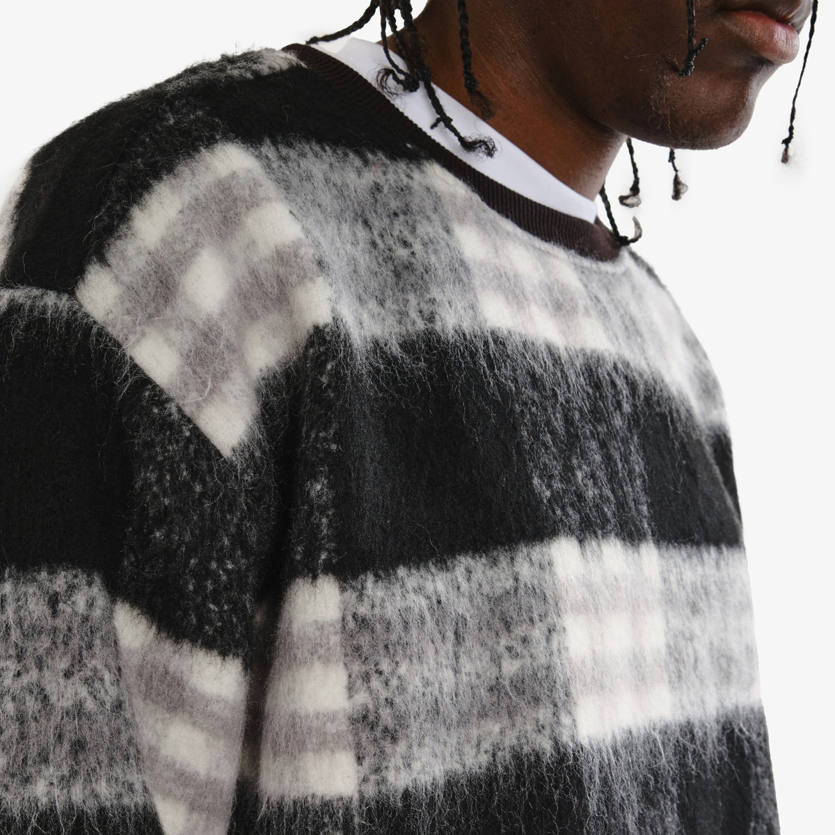 BLACK BRUSHED FLANNEL CREWNECK