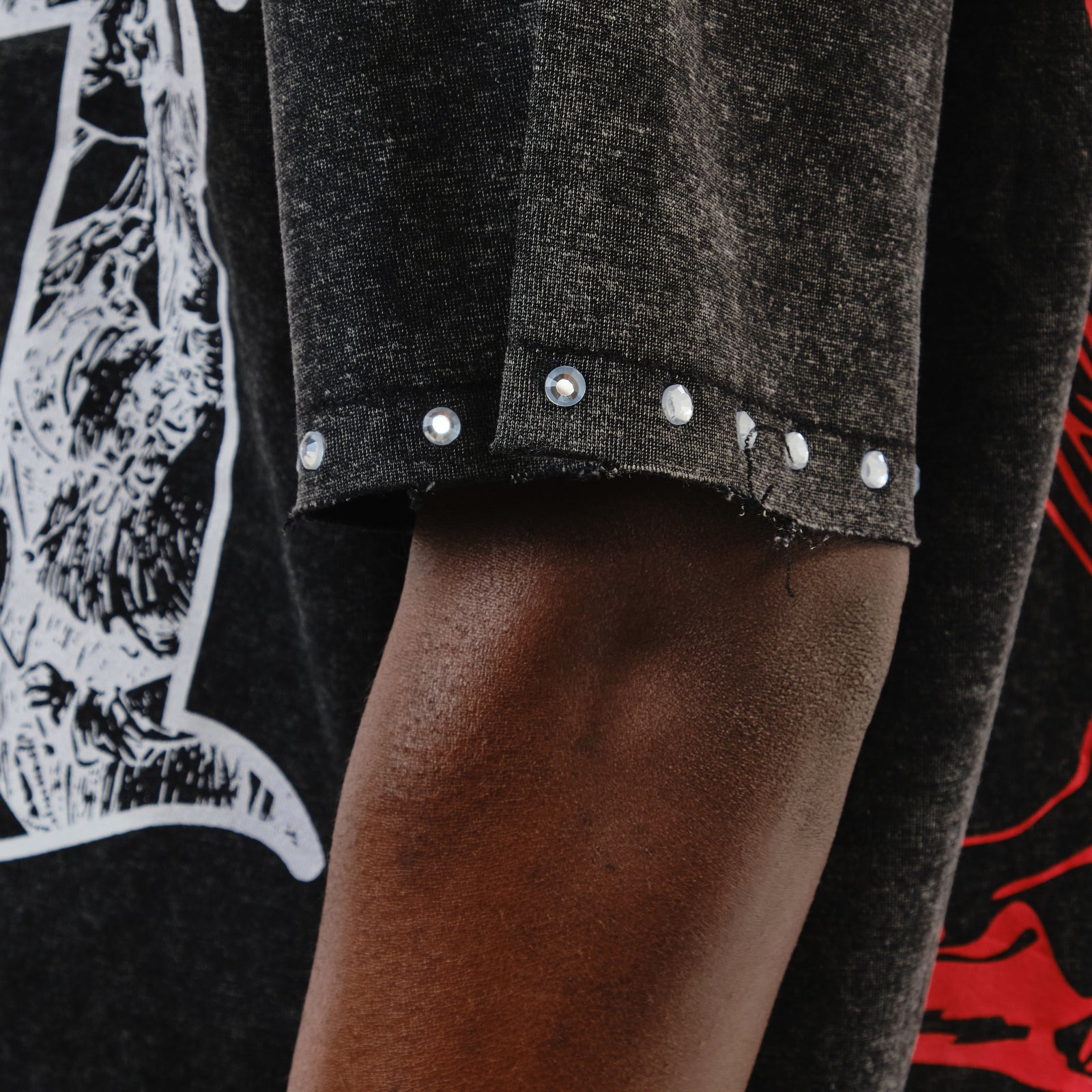 BLACK SAINTS W/ RHINESTONES CROP T-SHIRT