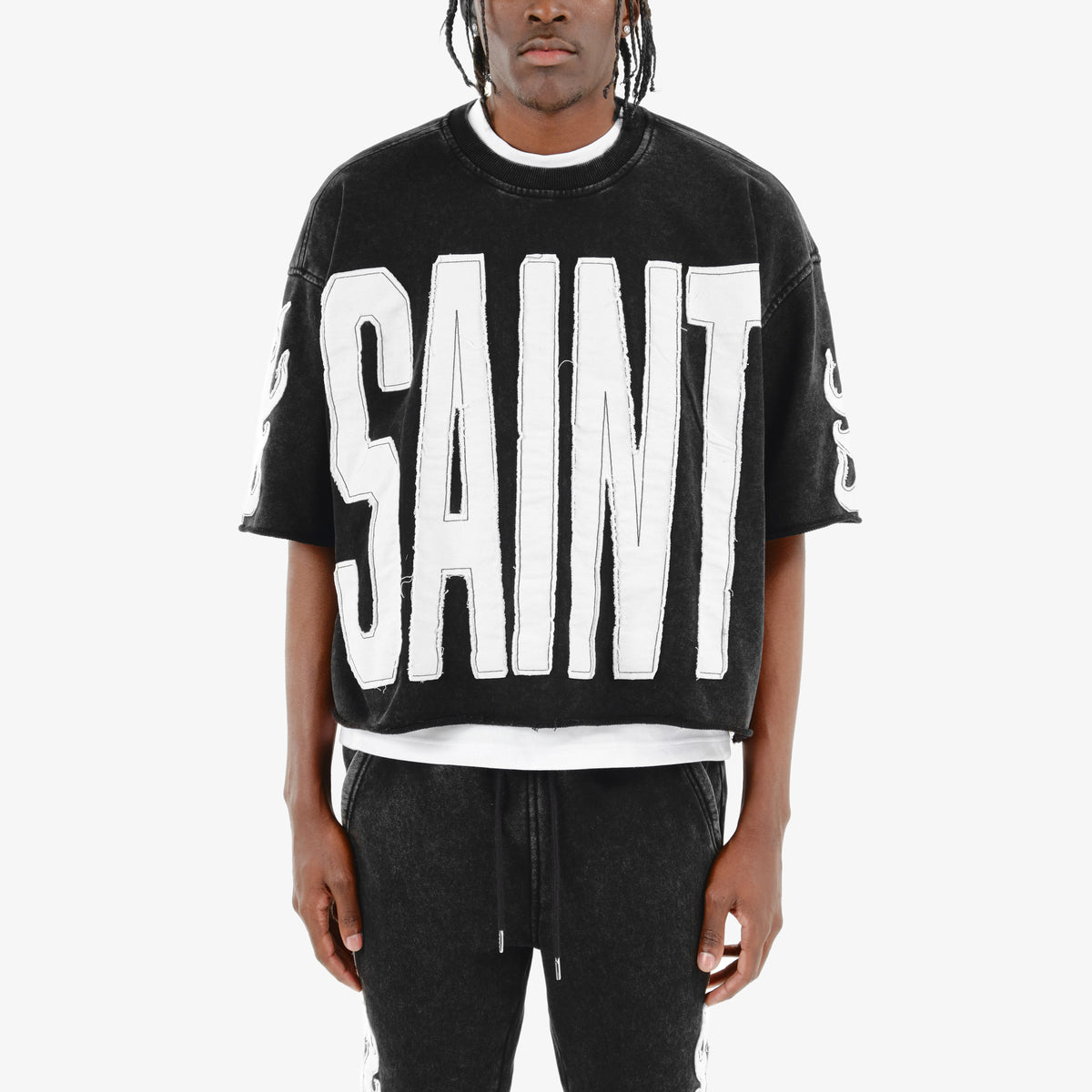 CROPPED BLACK SAINT SHORT SLEEVE