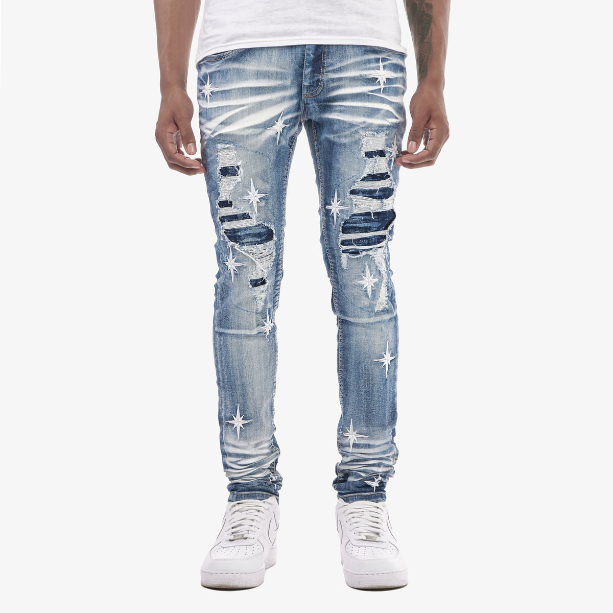 LIGHT SAND BLUE WASHED JEANS W/ STAR EMBROIDERY