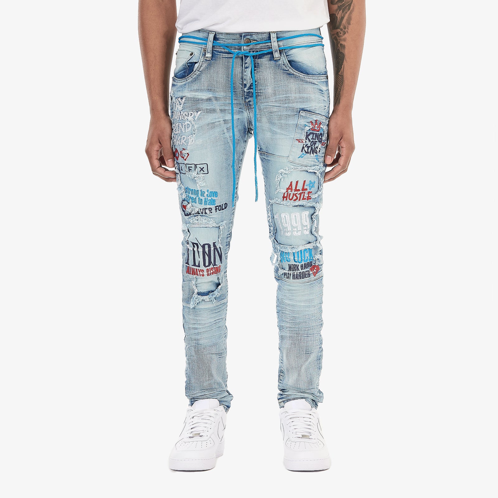 LIGHT SAND BLUE JEANS W/ COLOR EMBROIDERY