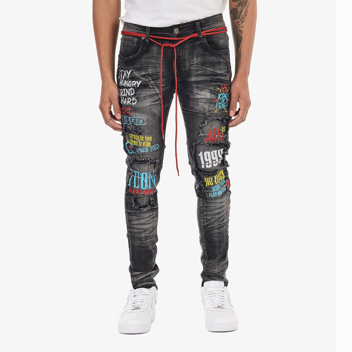 BLACK JEANS W/ COLOR EMBROIDERY