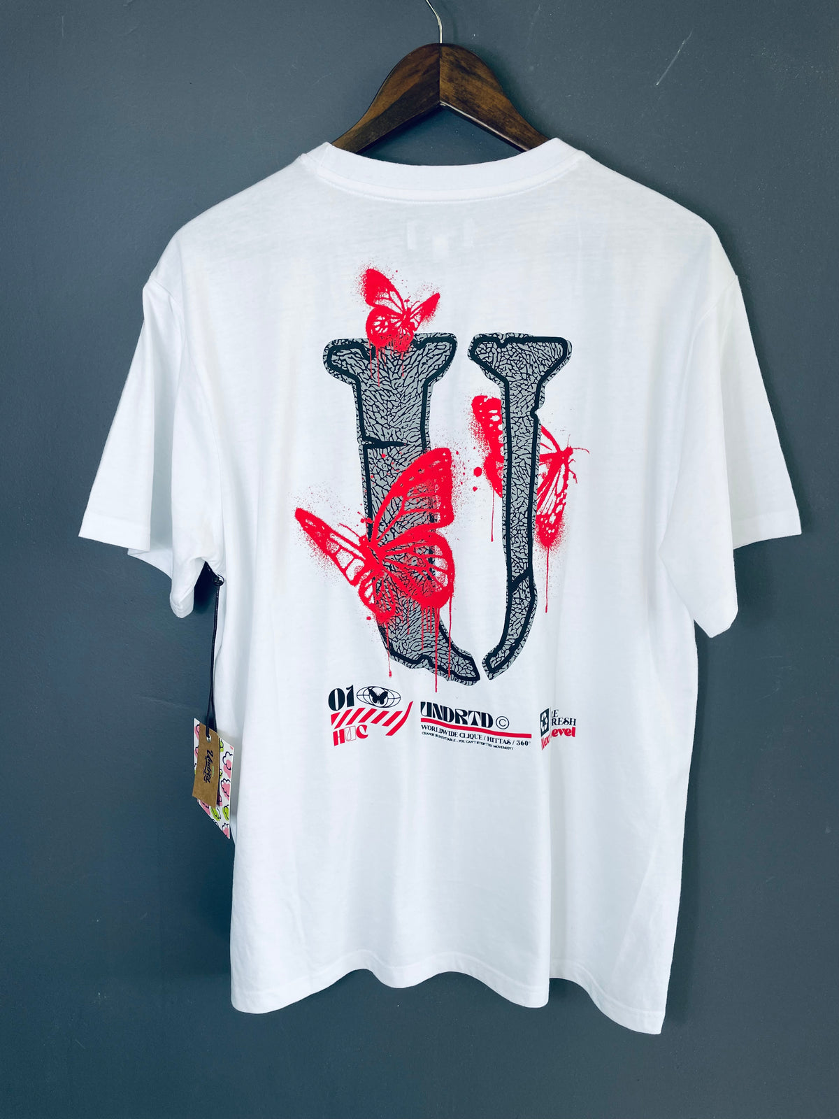 WHITE "HIGHLY UNDRTD" T-SHIRT